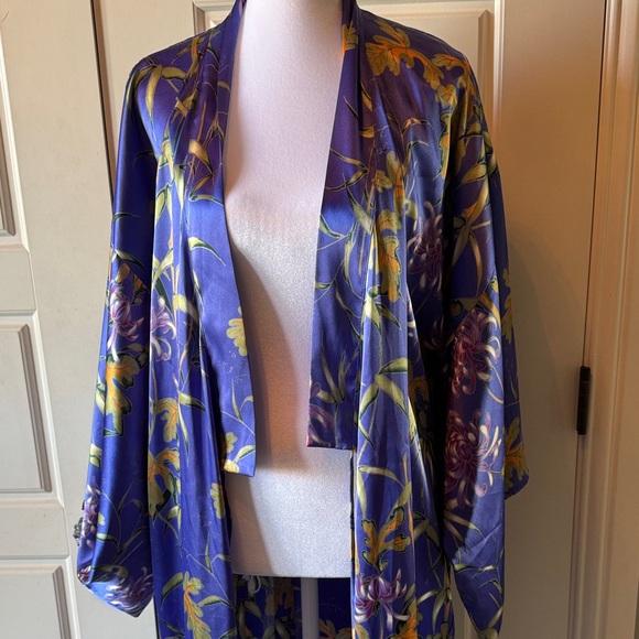 Cabernet Kimono Robe - Picture 4 of 6